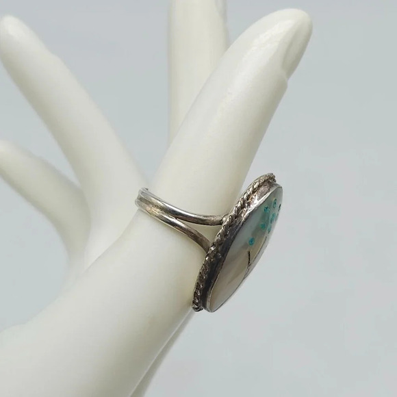 Vintage Zuni Artisan Sterling Silver Mother Of Pearl Floral Inlay Ring Size 5 - Picture 3 of 6